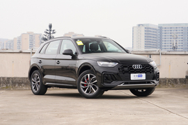 2025款奥迪Q5L quattro45周年典藏版40 TFSI 豪华动感型