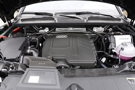 2025款奥迪Q5L quattro45周年典藏版40 TFSI 豪华动感型