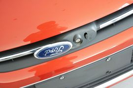 2013款福特福克斯三厢经典1.8L AT时尚型