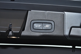2026款沃尔沃XC60 B5 四驱智远豪华版