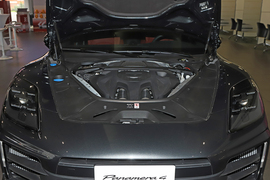 2024款保时捷Panamera 4 行政加长版 2.9T