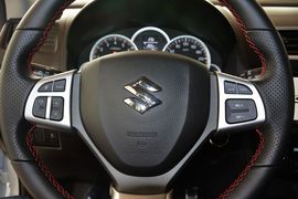 2014款铃木速翼特1.6L手动豪华版