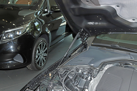 2025款奔驰CLE 300 4MATIC 动感型轿跑车