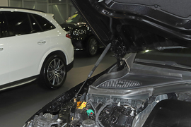 2025款奔驰GLC新能源 350 e L 4MATIC 典藏版