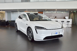 2026款智界R7 802km Max