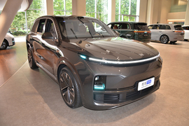 2025款理想L8 Ultra 智能焕新版