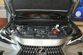 2025款雷克萨斯NX 200 FUN