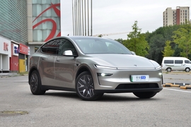 2025款特斯拉Model Y L 长续航全轮驱动版