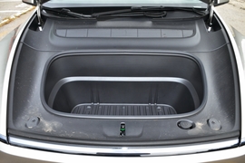 2025款特斯拉Model Y L 长续航全轮驱动版