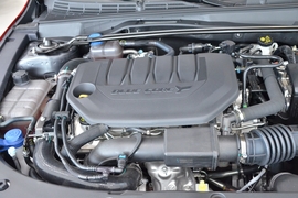 2025款长安UNI-V 第三代 1.5T 500Bar尊贵运动型