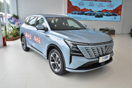 2025款长安CS75 PLUS 第四代 1.5T 新蓝鲸 智慧卓越尊享型