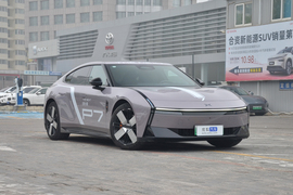 2025款小鹏P7 750 四驱高性能 Ultra