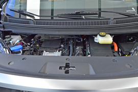 2025款腾势D9 DM-i 四驱尊航型