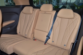 2025款腾势D9 DM-i 四驱尊航型