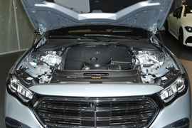 2024款奔驰E 350 e L 插电式混合动力轿车