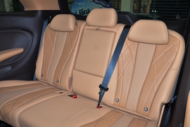 2025款腾势D9 DM-i 四驱至尊型