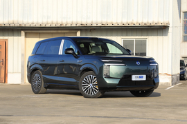 2025款腾势N8L 尊荣型