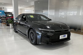 2024款丰田皇冠 2.5L 至尊版