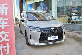 2025款五菱星光730 1.5T CVT 精英型