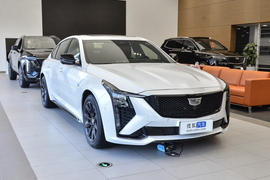 2025款凯迪拉克CT5 28T 赛道性能版+巅峰赛道选装包