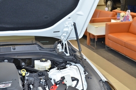 2025款凯迪拉克CT5 28T 赛道性能版+巅峰赛道选装包