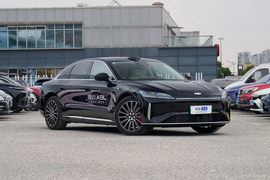 2025款奇瑞风云A9L 光辉 四座尊享版