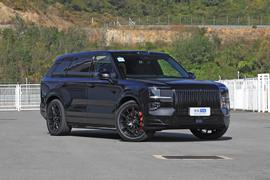 2025款极氪9X 曜黑版 70kWh