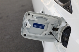 2026款丰田雷凌L 智能电混双擎 1.8L 豪华版