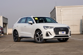 2026款奥迪Q3 quattro 45周年典藏版 35TFSI 时尚动感型