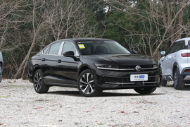 2026款大众迈腾 300TSI 尊享版显眼包