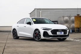 2026款奥迪A5L 2.0T 运动版 quattro