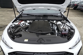 2026款奥迪A5L 2.0T 运动版 quattro