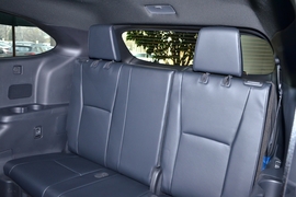 2026款丰田皇冠陆放 2.5L HEV四驱旗舰版