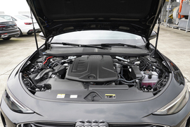 2026款奥迪A6L 2.0T 尊享致雅型