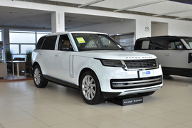 2026款路虎揽胜 3.0 L6 400PS SE长轴版