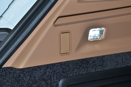 2026款路虎揽胜 3.0 L6 400PS SE长轴版