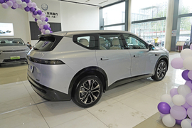 2026款日产N8X EV 580 Max