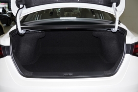 行李箱空间