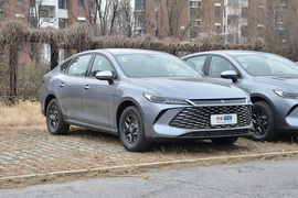 2026款比亚迪秦PLUS DM-i 210KM超越型