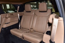 2026款路虎揽胜 3.0 L6 400PS SE长轴版 七座