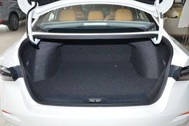 行李箱空间