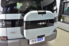 2025款方程豹钛7 PHEV 190KM四驱Max版