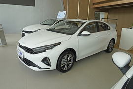 2024款起亚K3 1.5L CVT舒适优享版