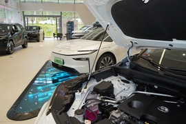 2026款丰田威兰达 2.0L AIR