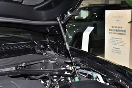 2026款路虎卫士 130 3.0T X-Dynamic HSE