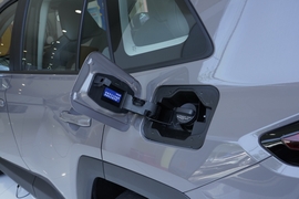 2026款丰田RAV4荣放 双擎 2.0L 两驱豪华版