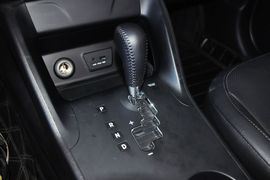 2013款现代ix35 2.0L手自一体两驱智能型