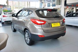 2013款现代ix35 2.0L手自一体两驱智能型