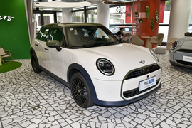 2026款MINI 2.0T COOPER S PAUL SMITH 设计师款 五门版