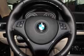 2011款宝马325i